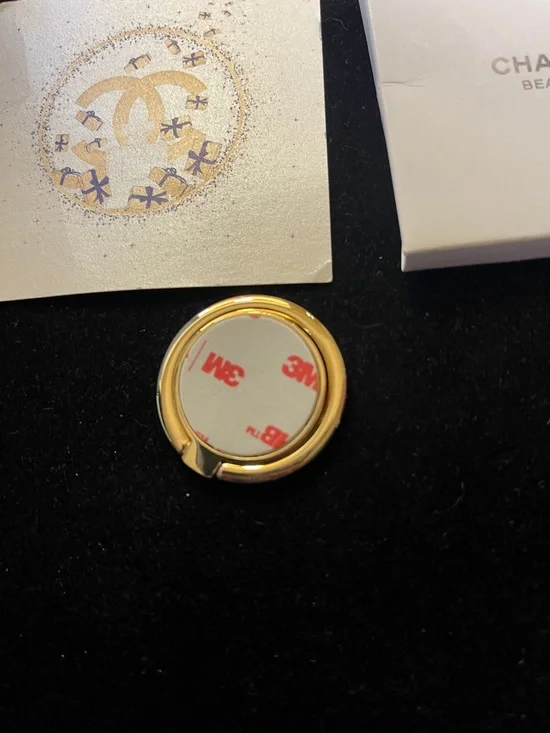 CHANEL Beauty Beaute Gold Phone Finger Ring Holder VIP Gift Accessory New in box - Picture 3 of 7